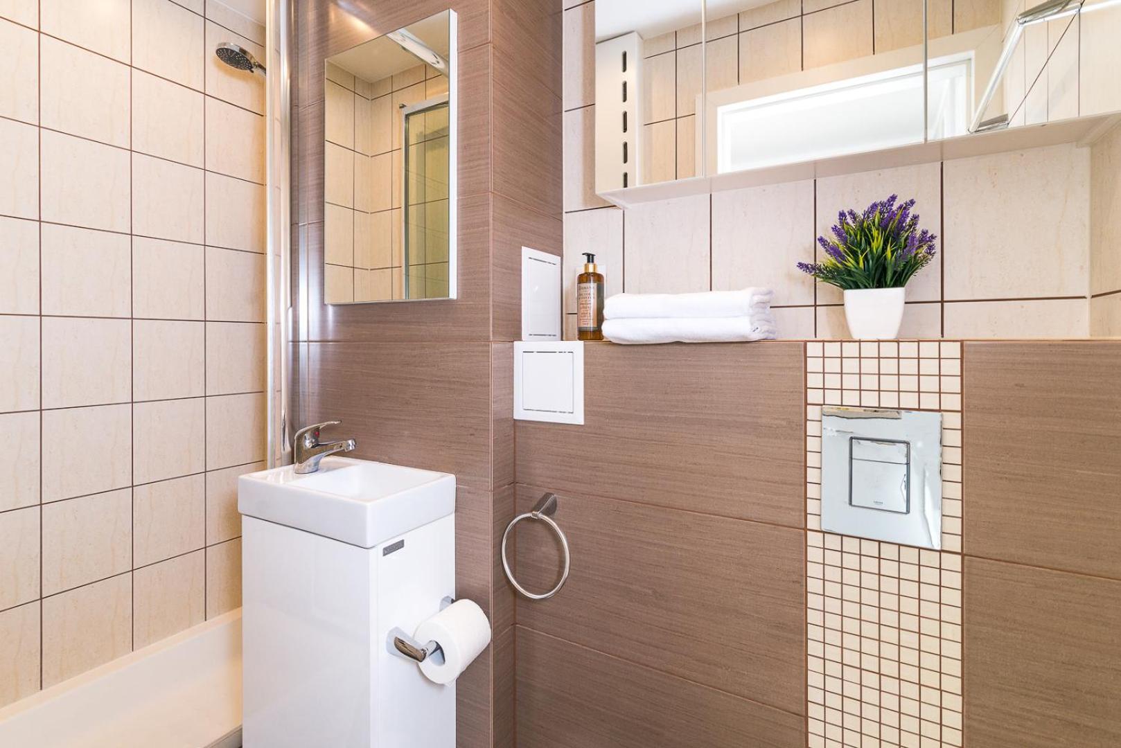 Bagno 7 - Modern Apartment By Noclegi Renters Warschau Buitenkant foto