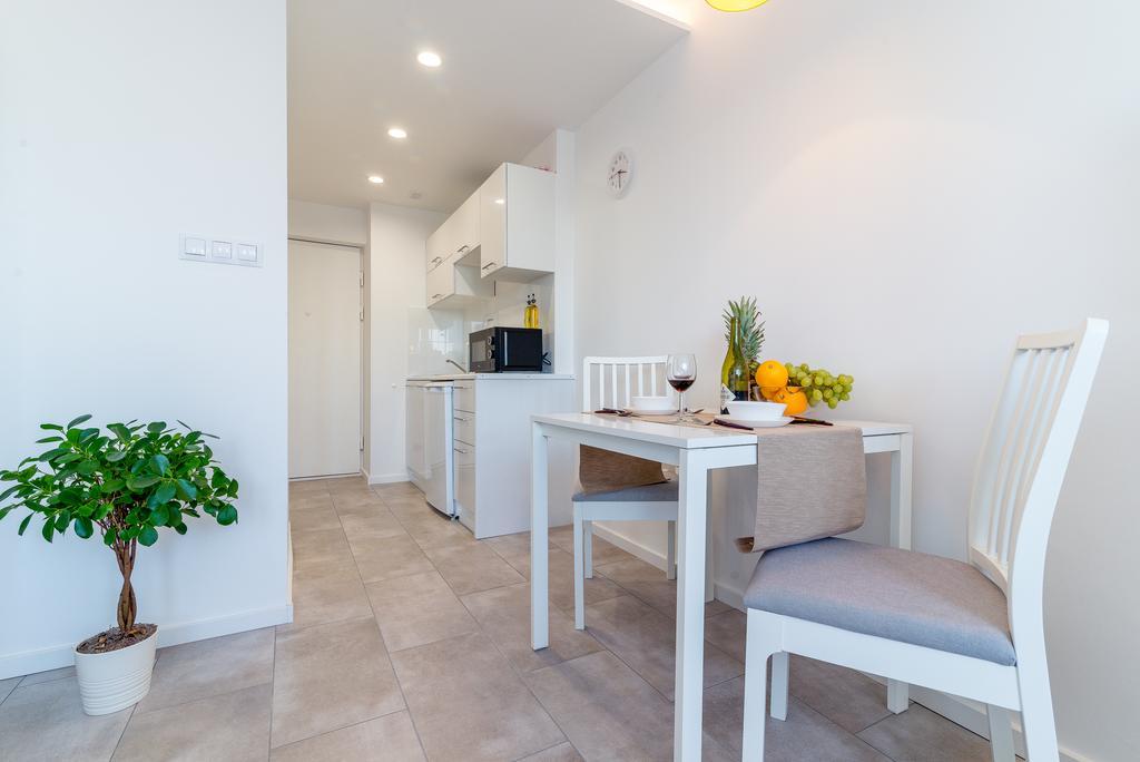Bagno 7 - Modern Apartment By Noclegi Renters Warschau Buitenkant foto